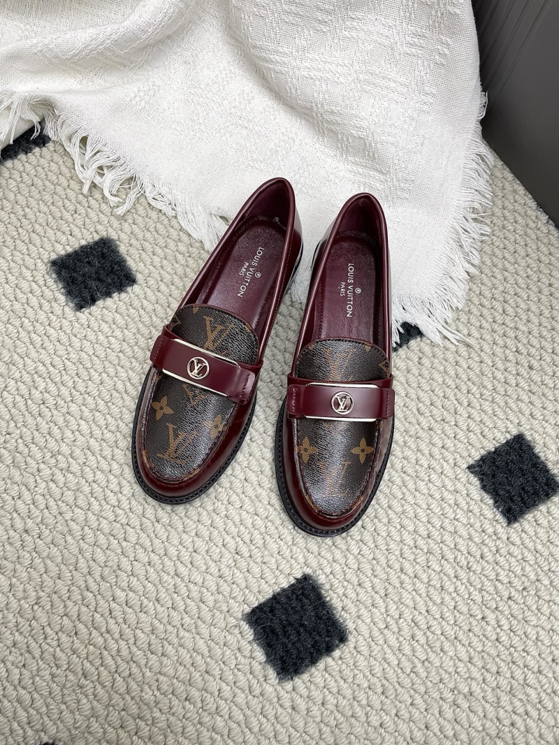 l0vis Vvtt0n loafers